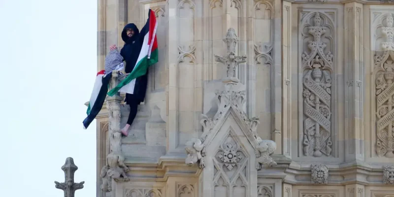 Man denies public nuisance over Big Ben climb