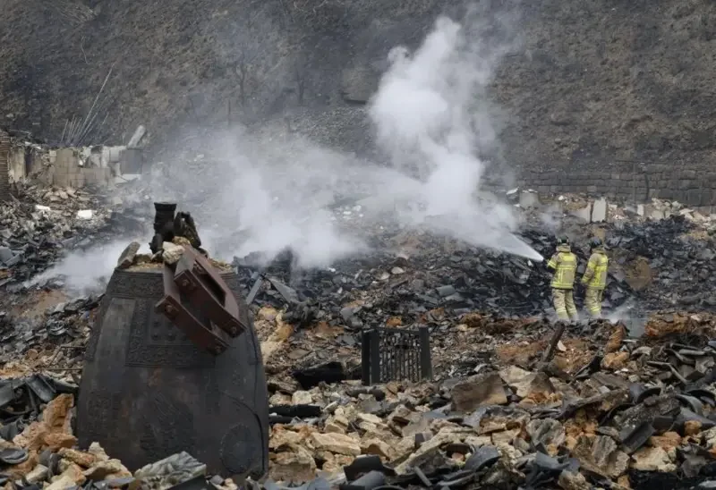 Man tending grave probed for starting South Korea fires