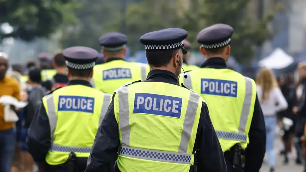 Met calls for Carnival stand closure after assault