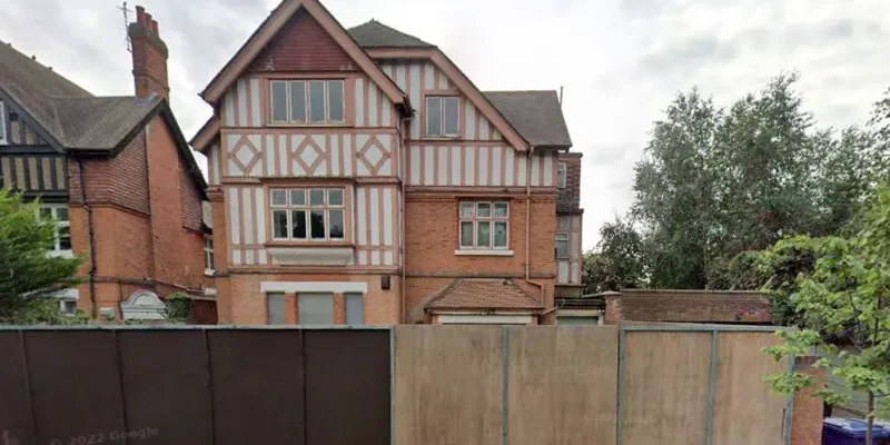 New flats to 'reinstate' bulldozed Victorian house