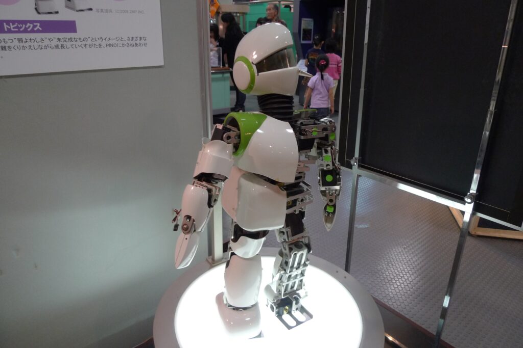 Robot expo opens in Japan