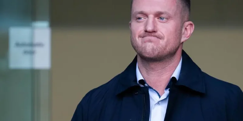 Tommy Robinson denies refusing to leave antisemitism march in London