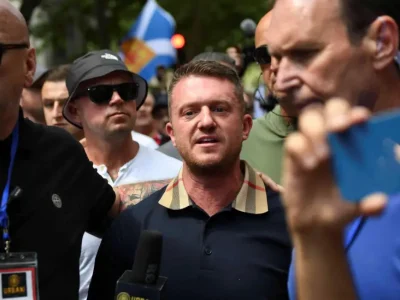 Thousands join Tommy Robinson march in London